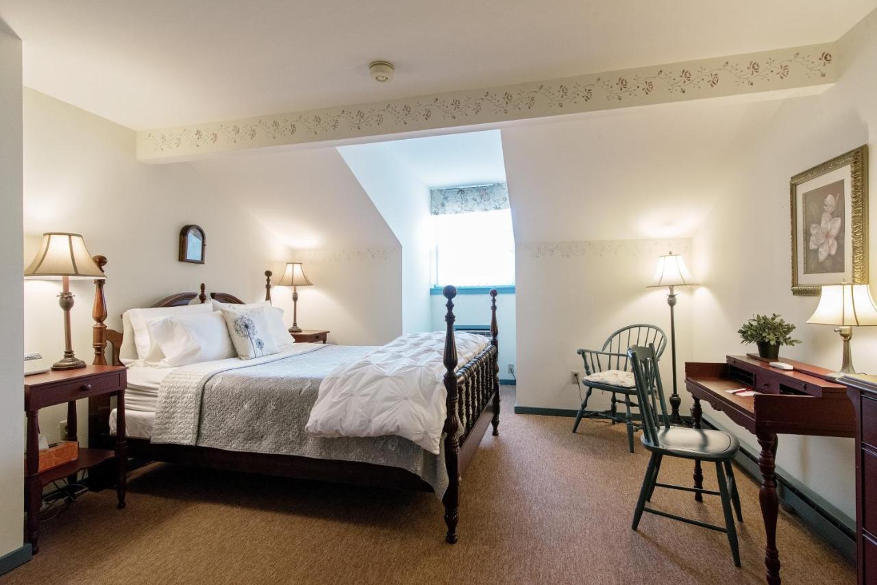 Captain Stannard House Bed And Breakfast Country Inn Westbrook Exterior photo